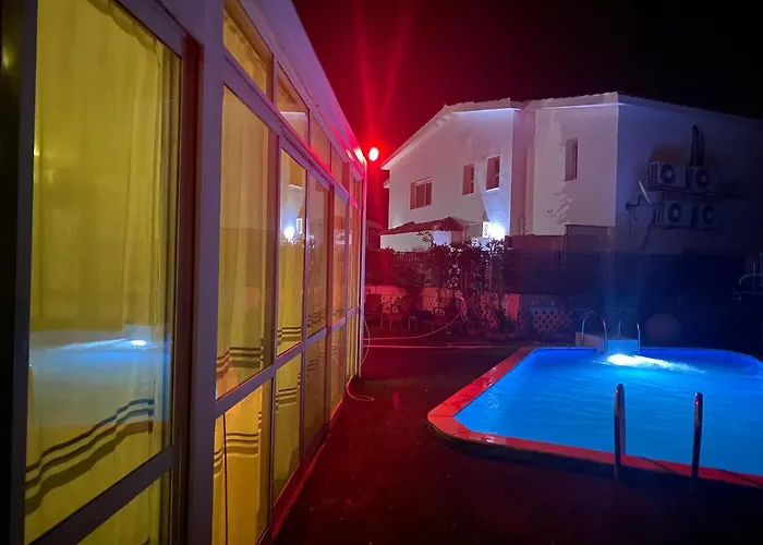 Szálloda Genius With Own And Pool *